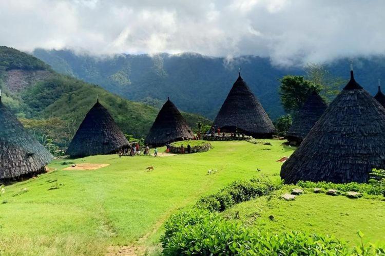 Bintang Flores Hotel Лабуан-Баджо Екстер'єр фото